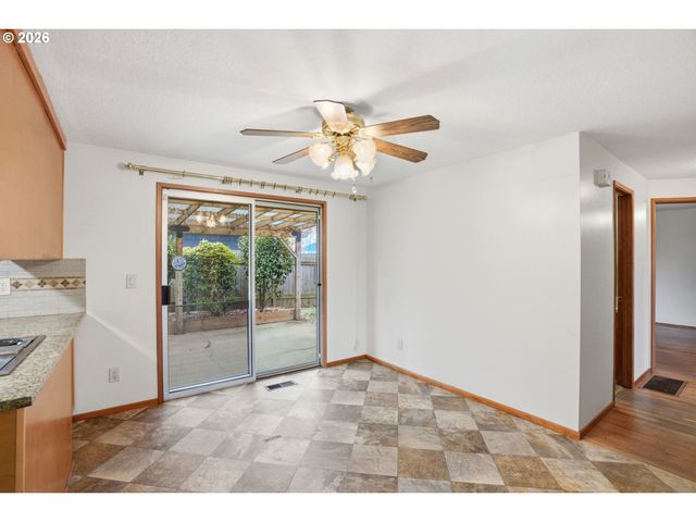 18010 Se PERSHING Ct, Gresham, OR 97236