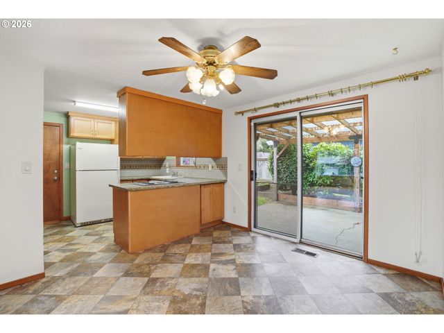 18010 Se PERSHING Ct, Gresham, OR 97236