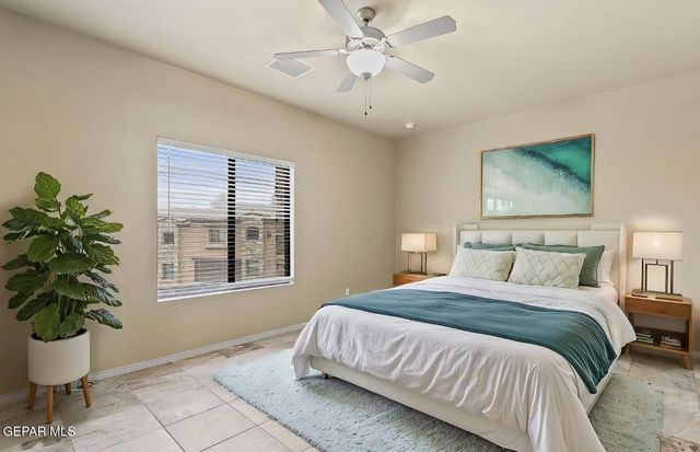 5501 N STANTON Street 18, El Paso, TX 79912