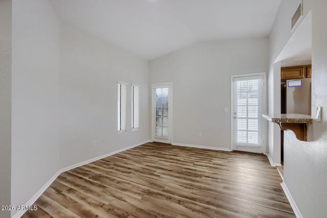 415 W GRANDVIEW Road, Phoenix, AZ 85023