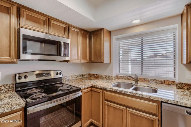415 W GRANDVIEW Road, Phoenix, AZ 85023