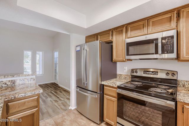 415 W GRANDVIEW Road, Phoenix, AZ 85023
