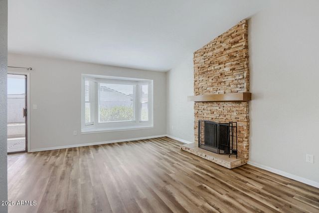 415 W GRANDVIEW Road, Phoenix, AZ 85023