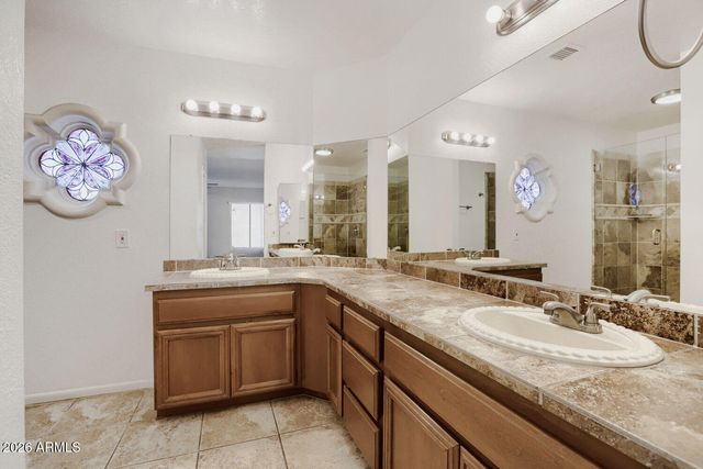 415 W GRANDVIEW Road, Phoenix, AZ 85023