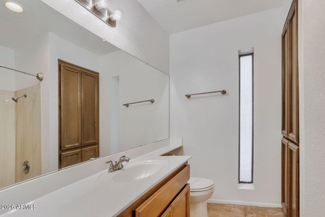 415 W GRANDVIEW Road, Phoenix, AZ 85023