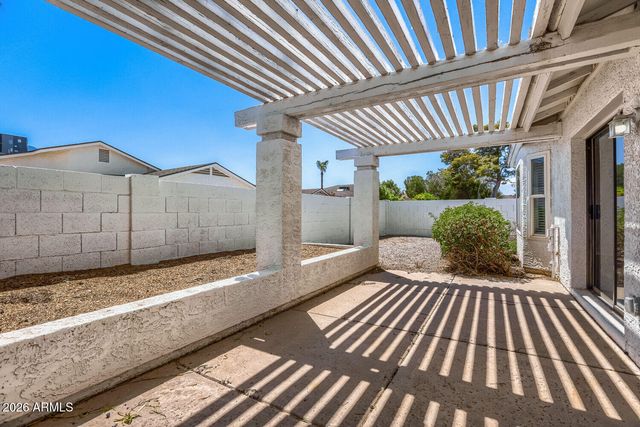 415 W GRANDVIEW Road, Phoenix, AZ 85023
