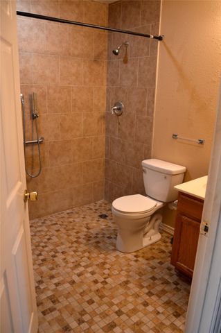 100 Lipan Street, Greenville, TX 75402