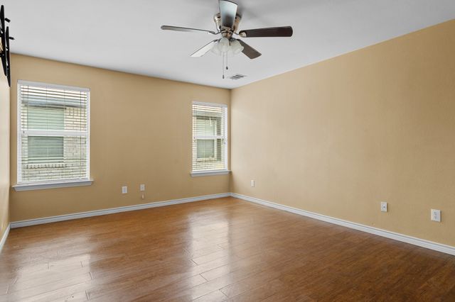 100 Lipan Street, Greenville, TX 75402