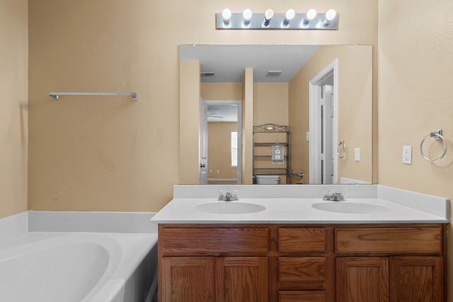 100 Lipan Street, Greenville, TX 75402