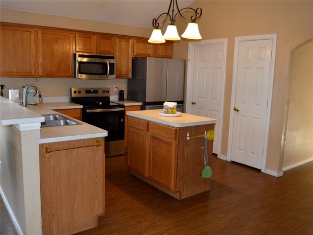 100 Lipan Street, Greenville, TX 75402