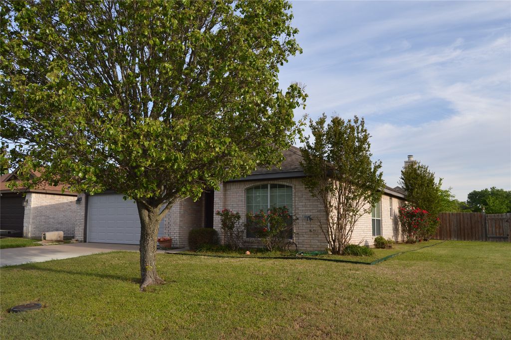 100 Lipan Street, Greenville, TX 75402