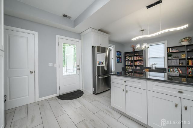 708 E Grand Avenue E, Rahway, NJ 07065