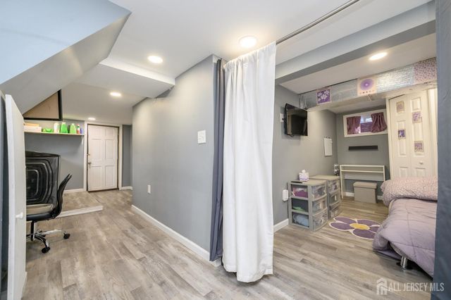 708 E Grand Avenue E, Rahway, NJ 07065