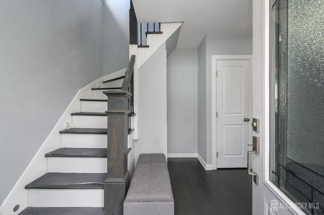 708 E Grand Avenue E, Rahway, NJ 07065