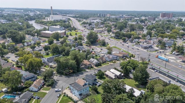 708 E Grand Avenue E, Rahway, NJ 07065