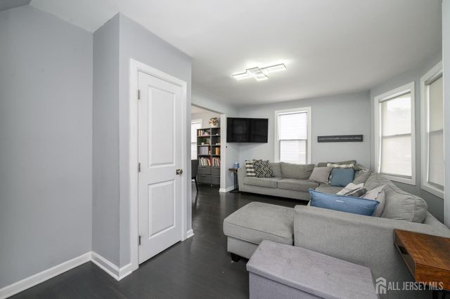 708 E Grand Avenue E, Rahway, NJ 07065