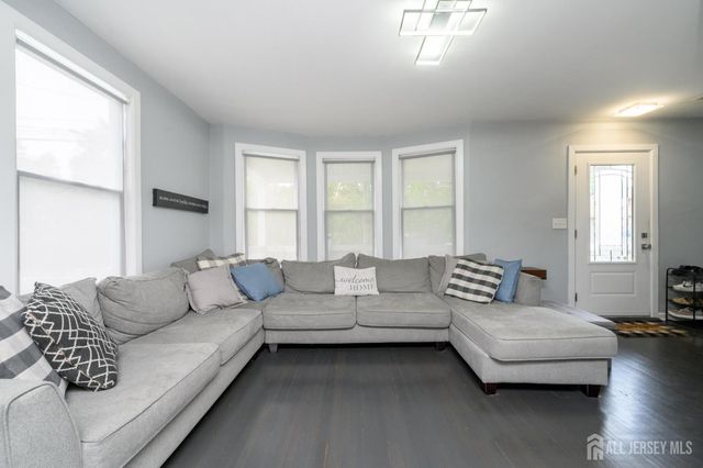 708 E Grand Avenue E, Rahway, NJ 07065