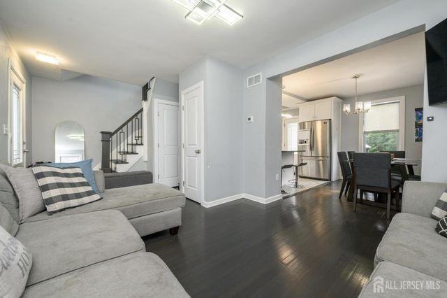 708 E Grand Avenue E, Rahway, NJ 07065