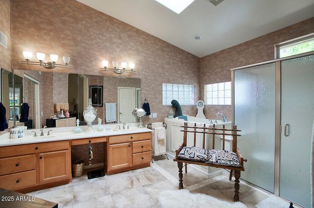16112 W WHITTON Avenue, Goodyear, AZ 85395