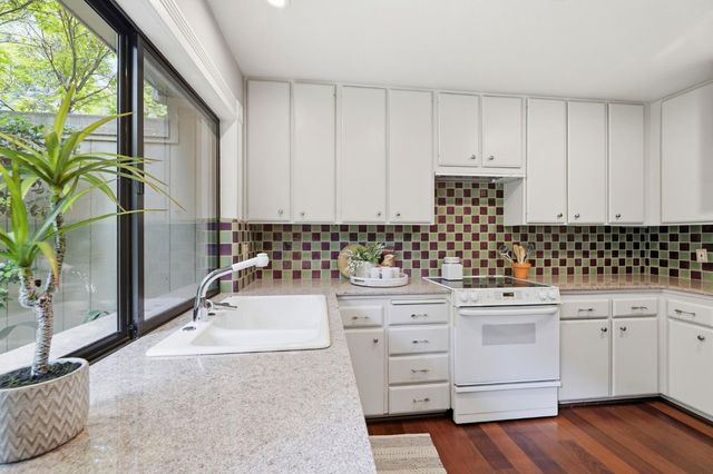 1276 Vanderbilt Way, Sacramento, CA 95825