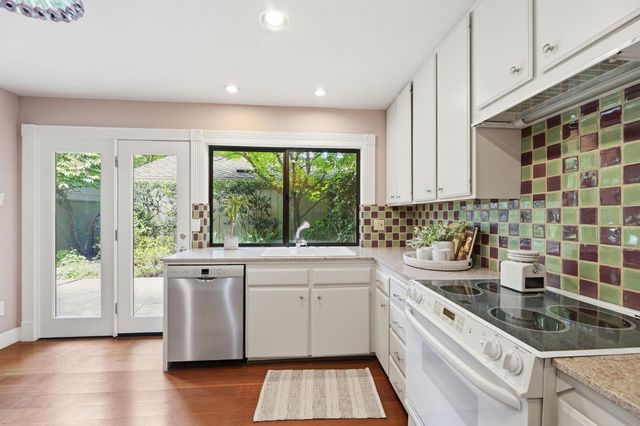 1276 Vanderbilt Way, Sacramento, CA 95825