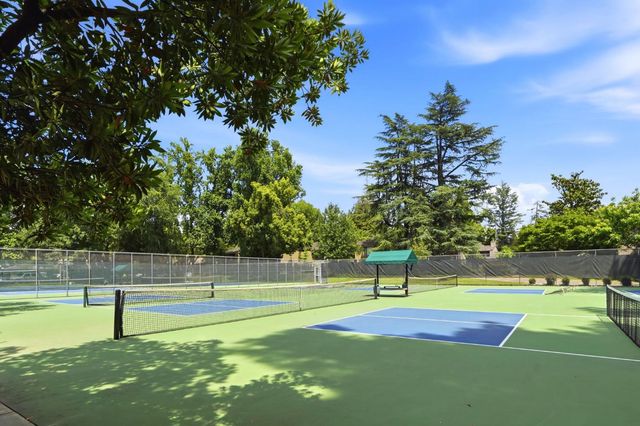 1276 Vanderbilt Way, Sacramento, CA 95825