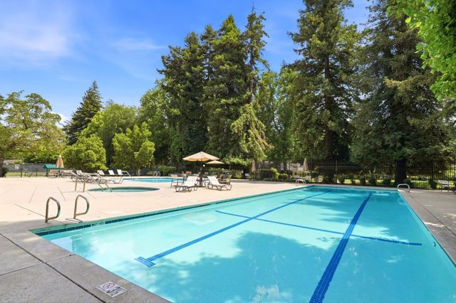 1276 Vanderbilt Way, Sacramento, CA 95825