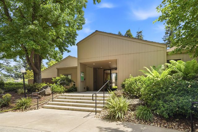 1276 Vanderbilt Way, Sacramento, CA 95825