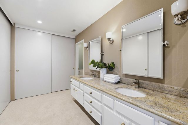 1276 Vanderbilt Way, Sacramento, CA 95825