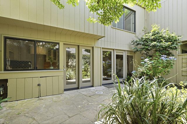 1276 Vanderbilt Way, Sacramento, CA 95825