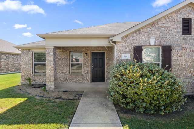 704 Snowy Orchid Lane, Desoto, TX 75115