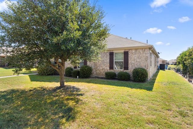 704 Snowy Orchid Lane, Desoto, TX 75115