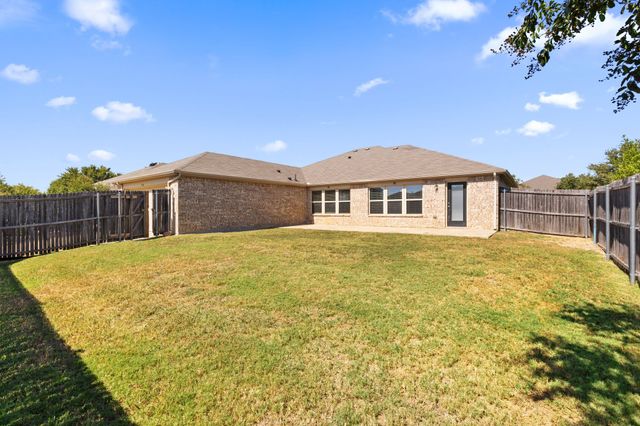 704 Snowy Orchid Lane, Desoto, TX 75115