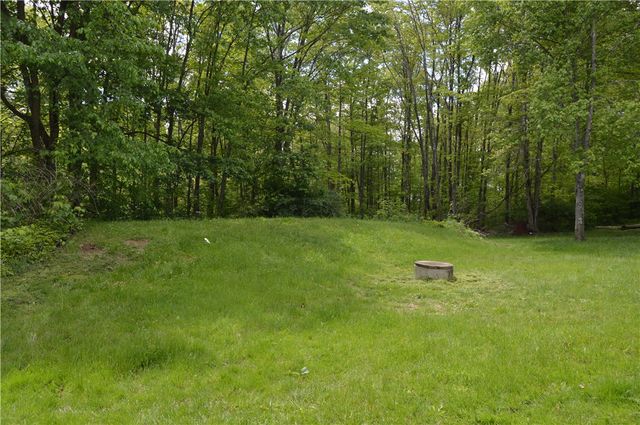 122 Arrowhead Rd, Allegheny Twp, PA 16373