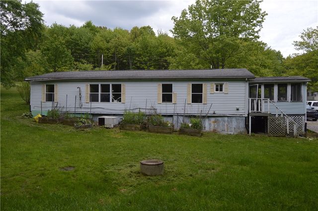 122 Arrowhead Rd, Allegheny Twp, PA 16373