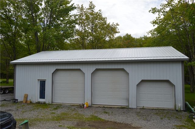 122 Arrowhead Rd, Allegheny Twp, PA 16373