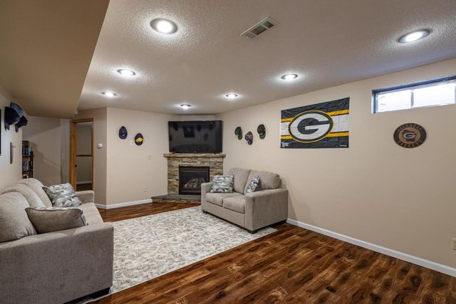 307 Roberts STREET E, Holmen, WI 54636