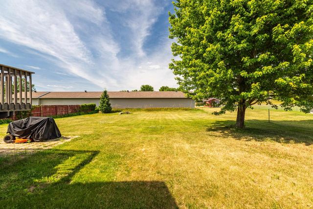307 Roberts STREET E, Holmen, WI 54636