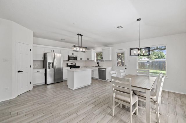 4009 Mayfield Cave TRL, Round Rock, TX 78681