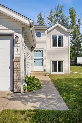 3737 Village Green Circle, Moorhead, MN 56560