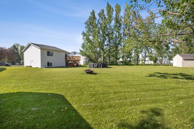 3737 Village Green Circle, Moorhead, MN 56560