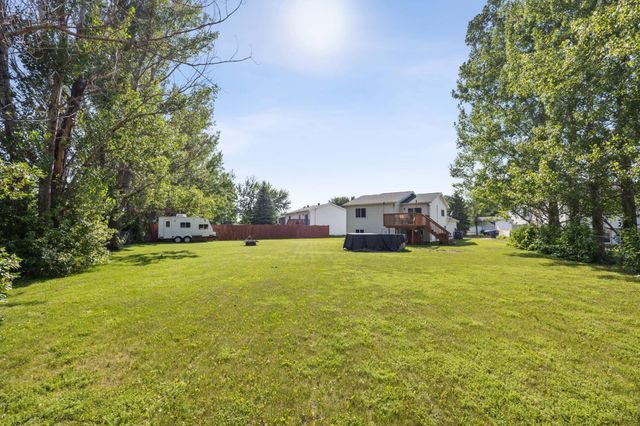 3737 Village Green Circle, Moorhead, MN 56560