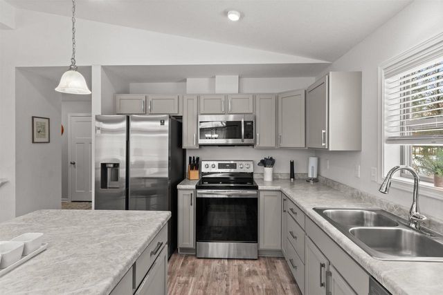 1314 Bogey Trail, Nekoosa, WI 54457