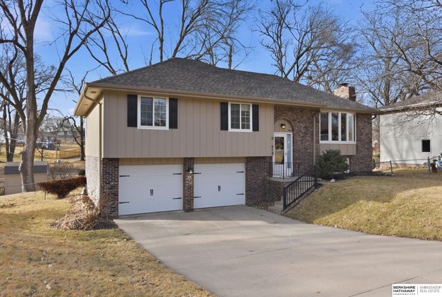 914 S 216th Street, Omaha, NE 68022