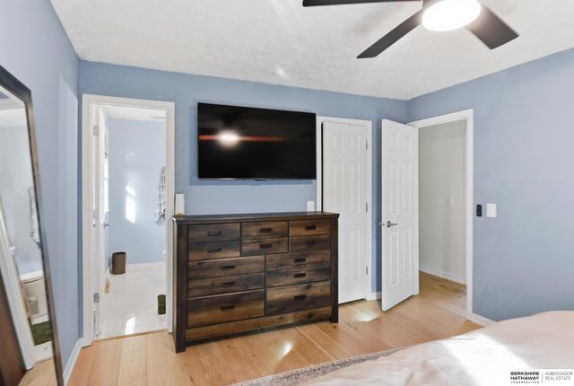 914 S 216th Street, Omaha, NE 68022