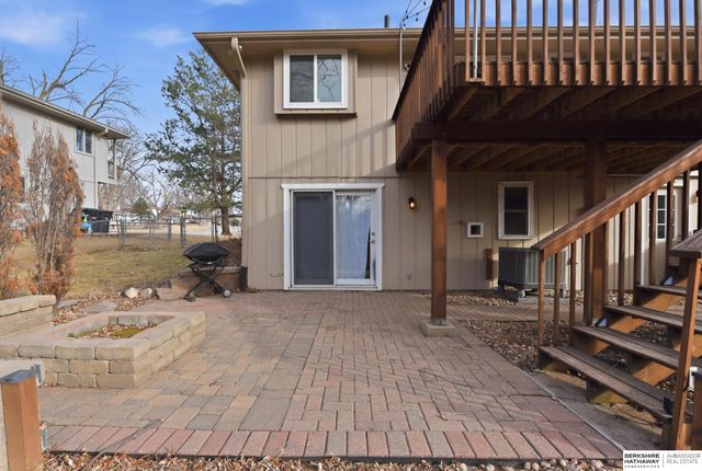 914 S 216th Street, Omaha, NE 68022