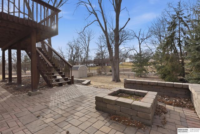 914 S 216th Street, Omaha, NE 68022