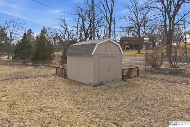 914 S 216th Street, Omaha, NE 68022