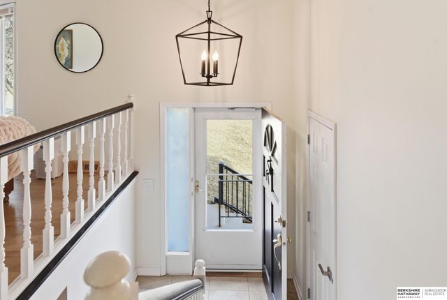 914 S 216th Street, Omaha, NE 68022