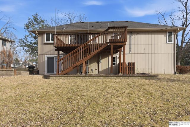 914 S 216th Street, Omaha, NE 68022